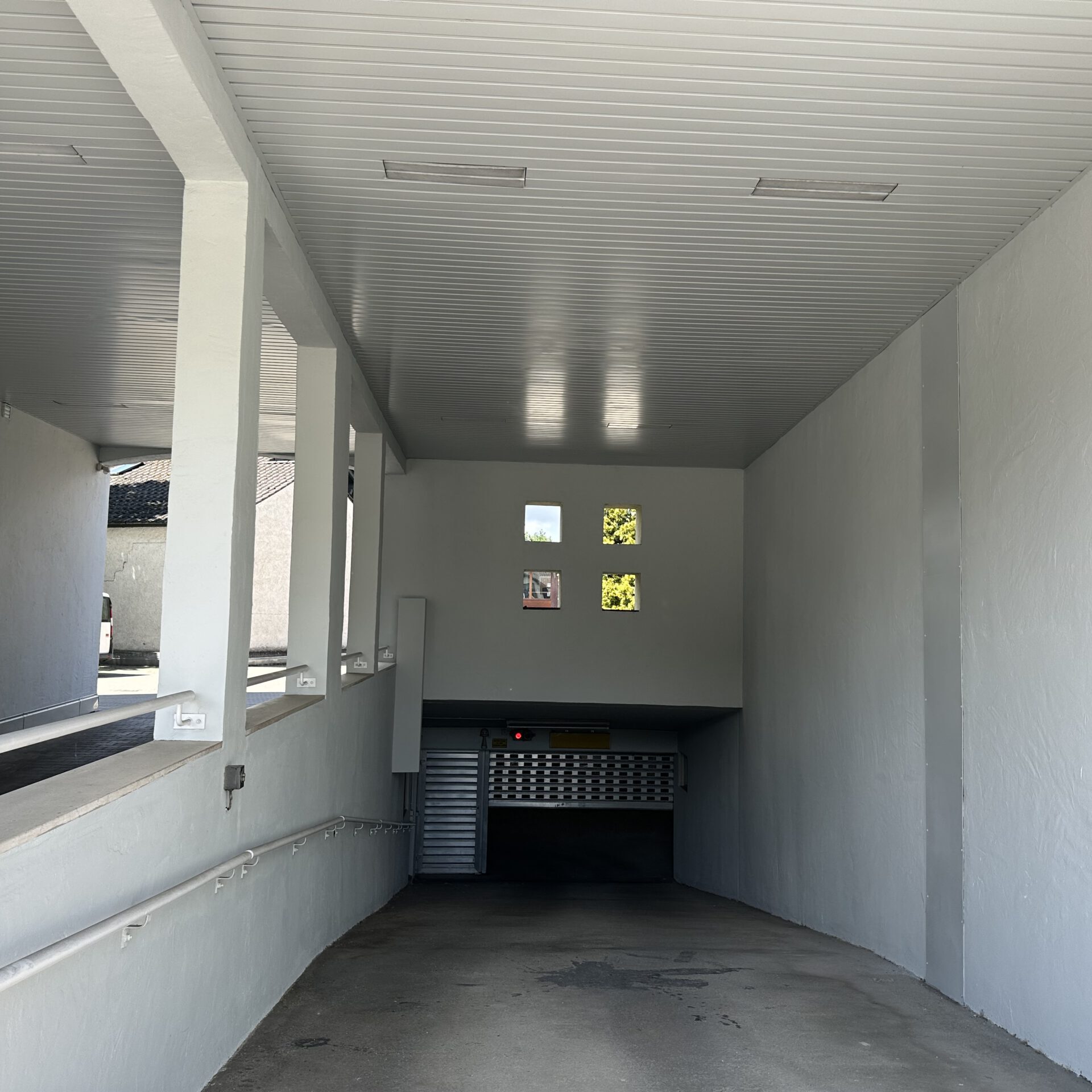 Fassade Bahnhofstrasse und Durchfahrt